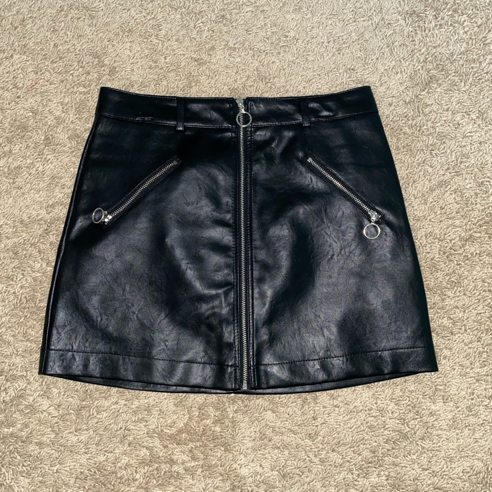 leather skirt (size small)